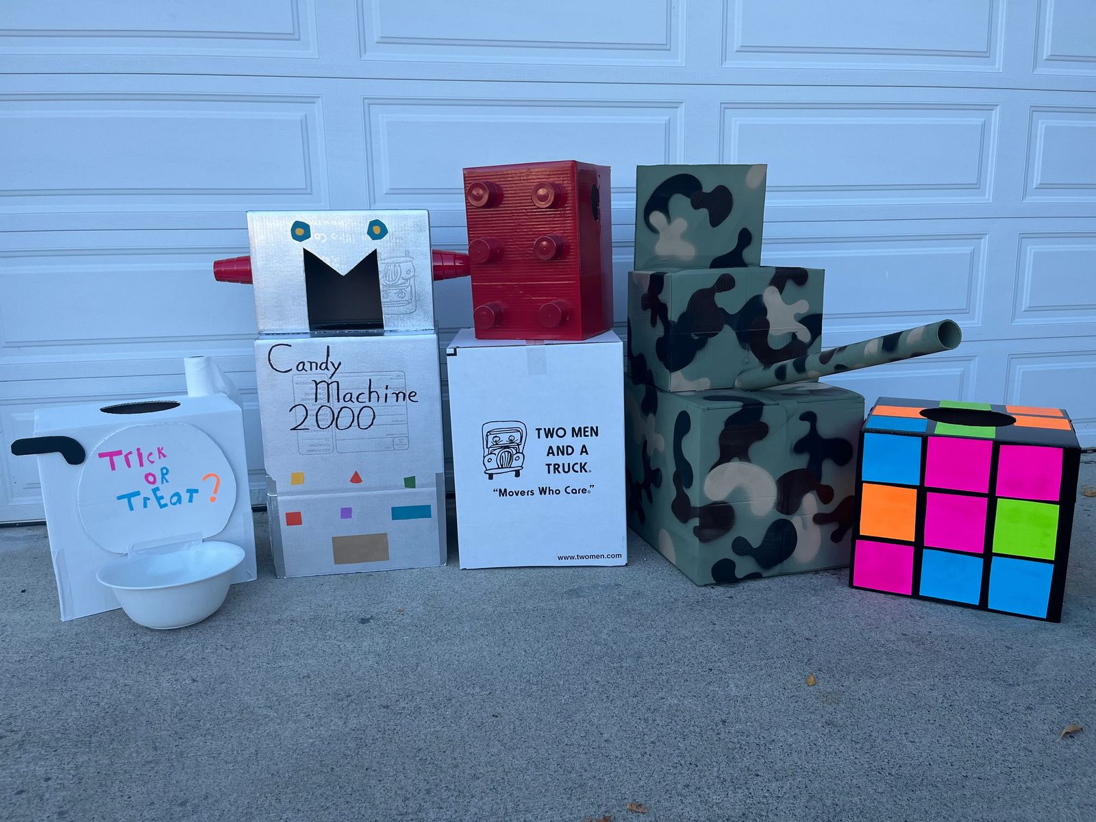 How to Make Cheap & Creative Halloween Boxtumes
